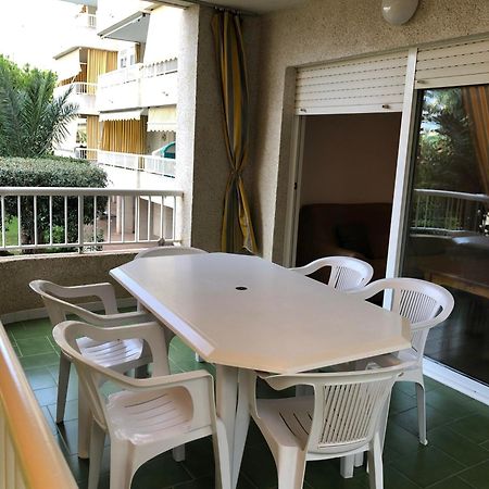 Apartamento En Alquiler Parque 8, Playa De Gandia Eksteriør billede