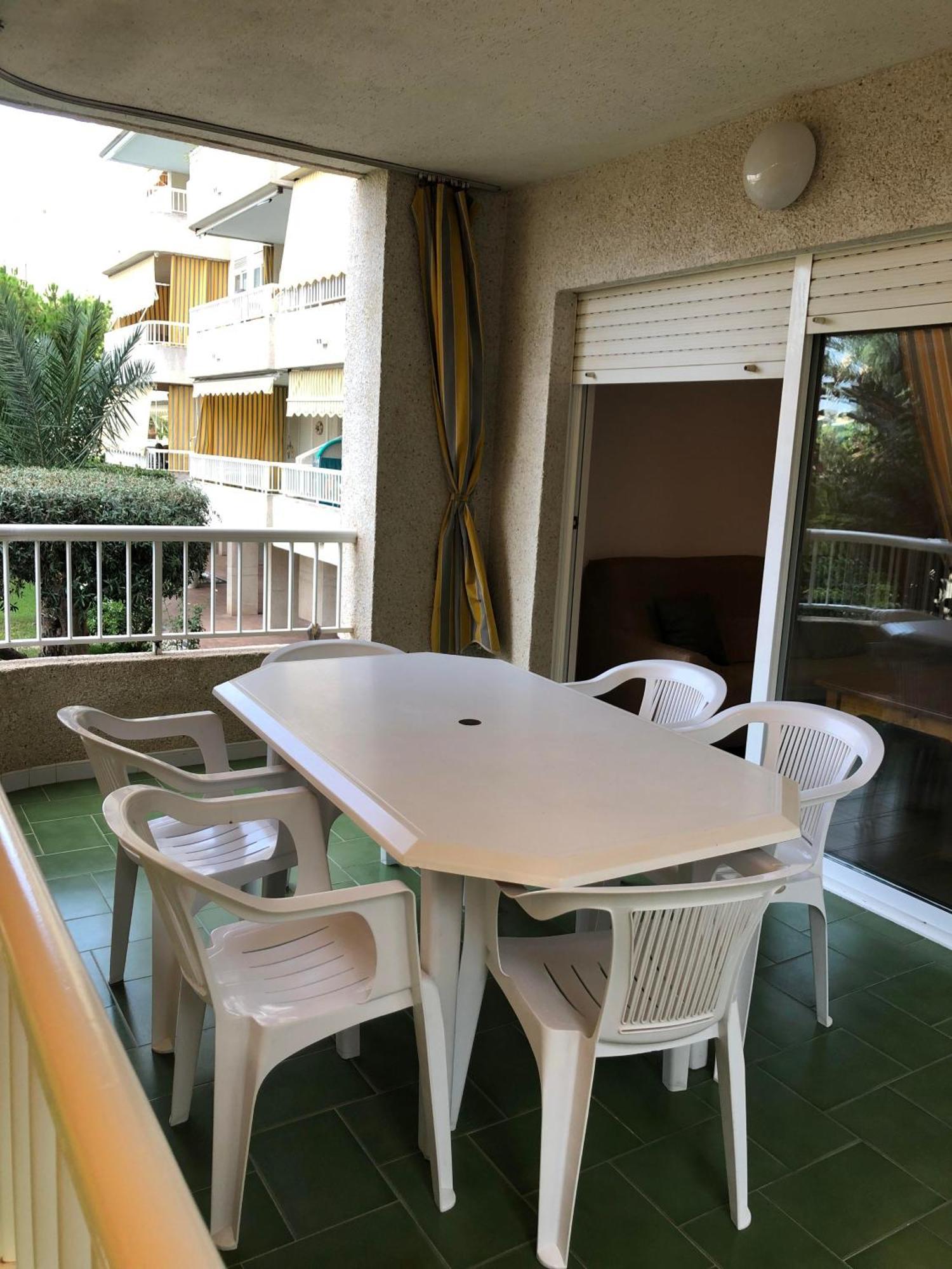 Apartamento En Alquiler Parque 8, Playa De Gandia Eksteriør billede